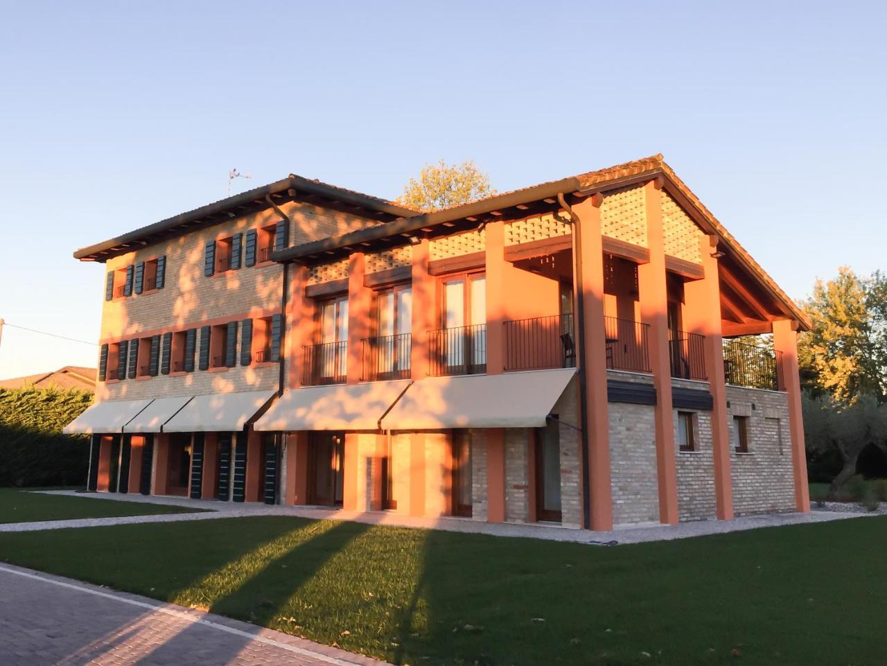 فندق Crystal Luxury House Fiume Veneto المظهر الخارجي الصورة