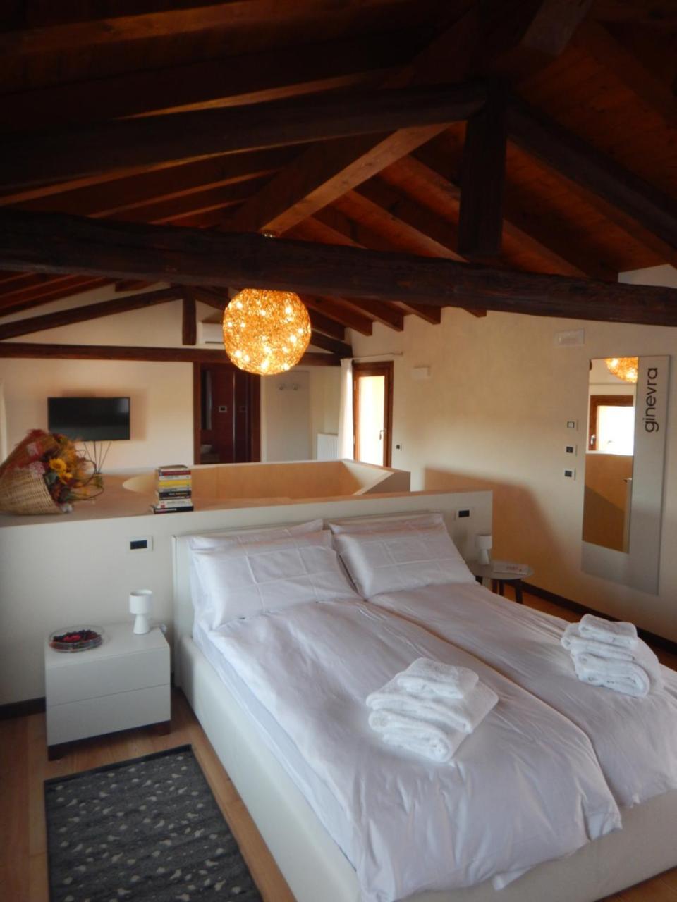 فندق Crystal Luxury House Fiume Veneto المظهر الخارجي الصورة